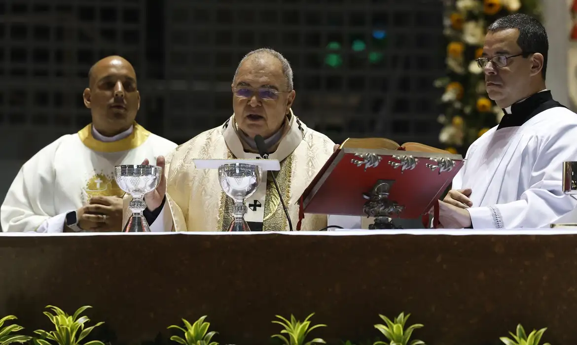 Escolha do novo líder da Igreja Católica deve ser feita por 135 cardeais votantes