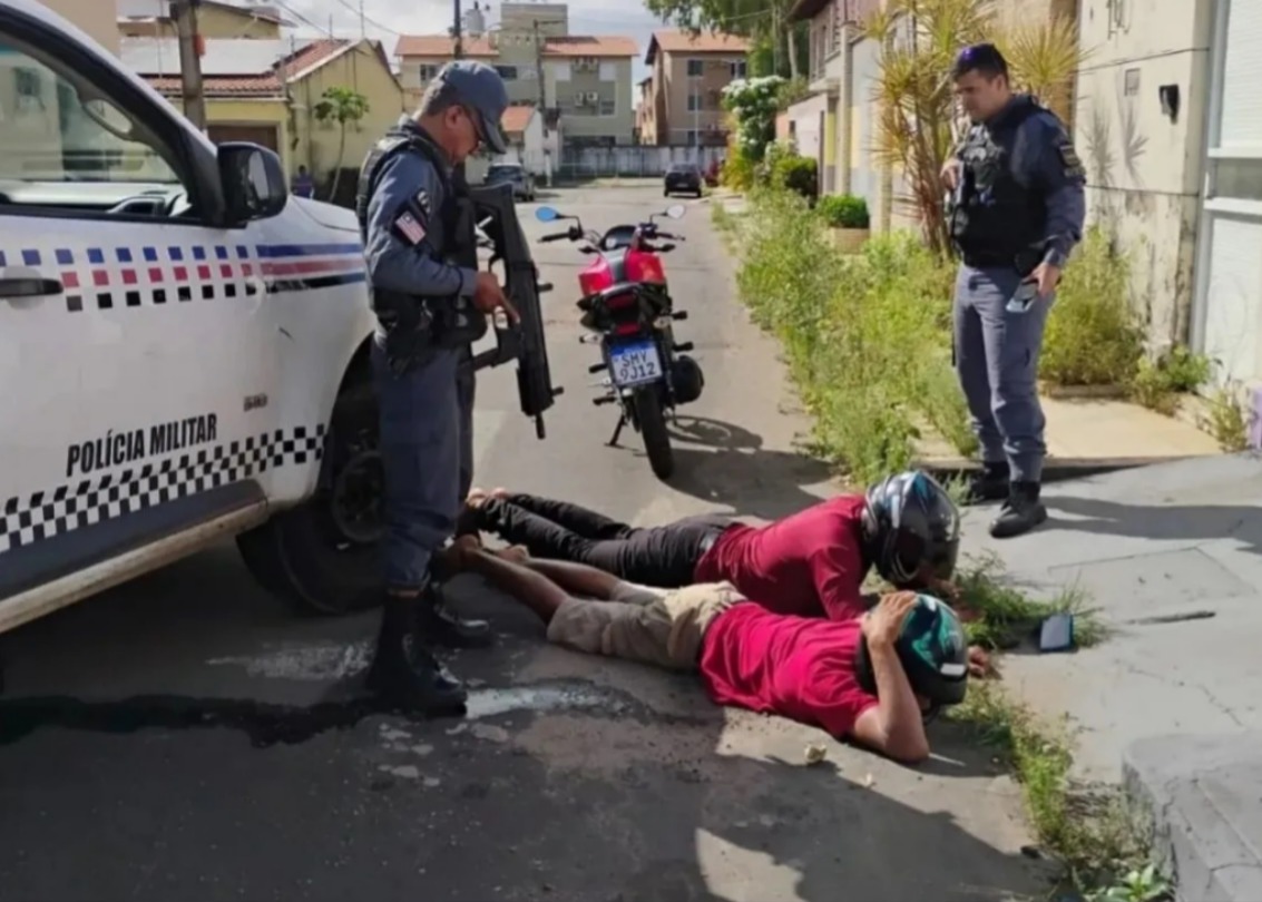 PM prende dupla suspeita de assaltos nos bairros Calhau e Cohama