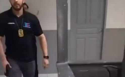 Confusão generalizada em Codó: médico do CAPS saca arma duas vezes, aponta para advogado e causa pânico em praça pública e dentro da delegacia