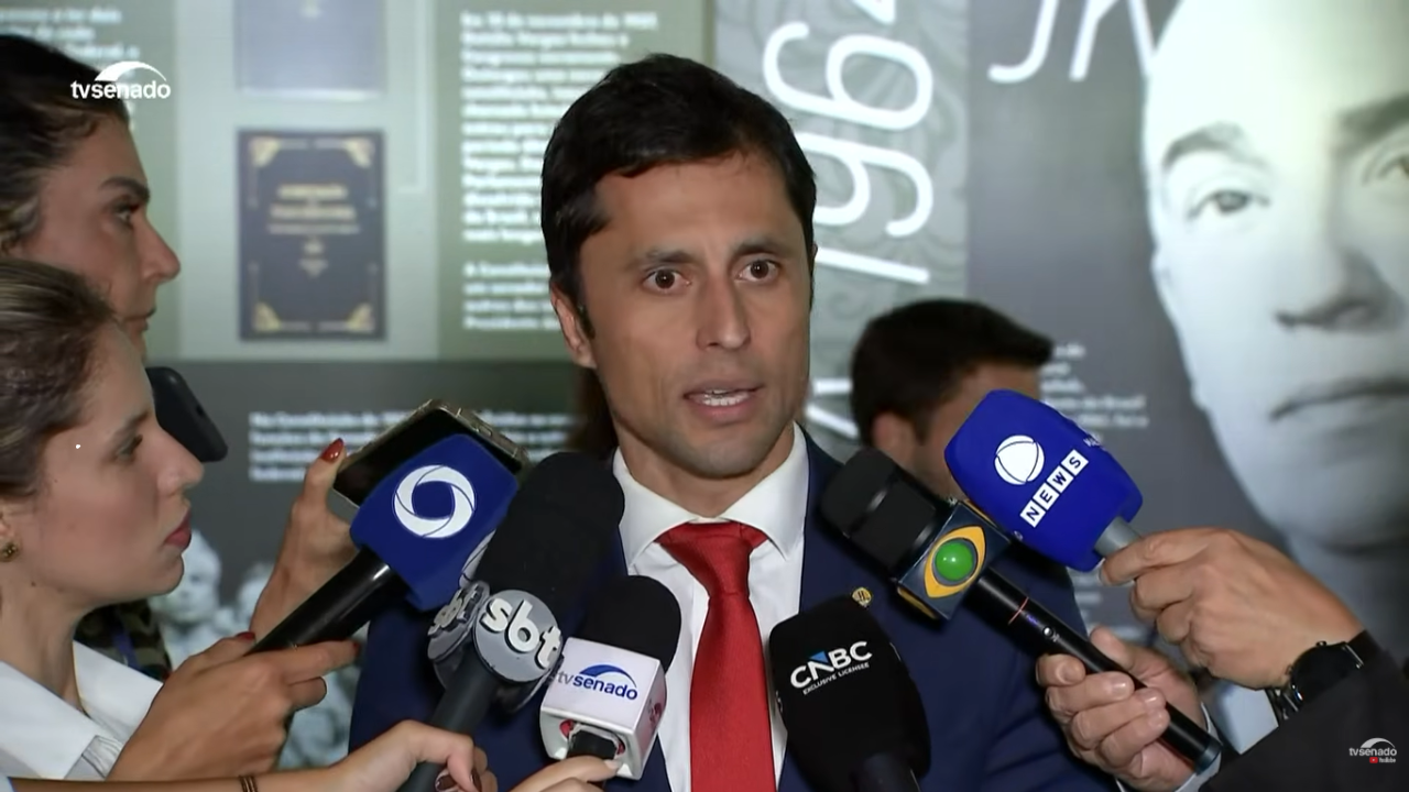 Duarte Jr critica agressões e fala em “vergonha” após tumulto na CPMI do INSS