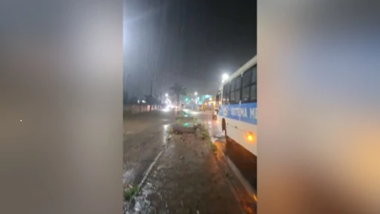 Chuvas causam alagamentos, acidentes e transtornos no trânsito em São Luís