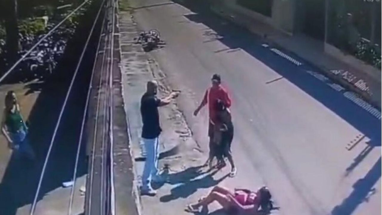 Polícia prende homem em flagrante por agredir ex-companheira em frente à delegacia no MA