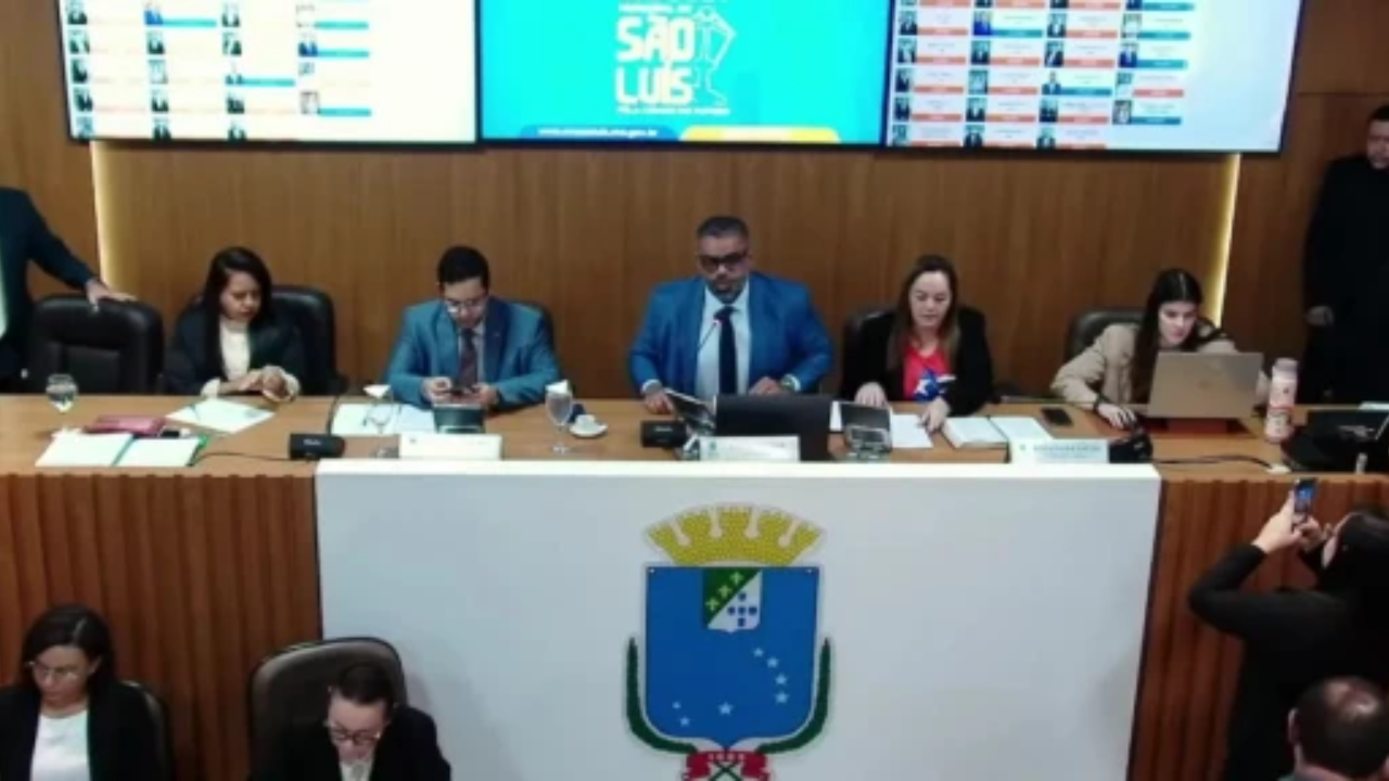 DPE-MA questiona lei que proíbe uso de banheiros femininos por mulheres trans em São Luís