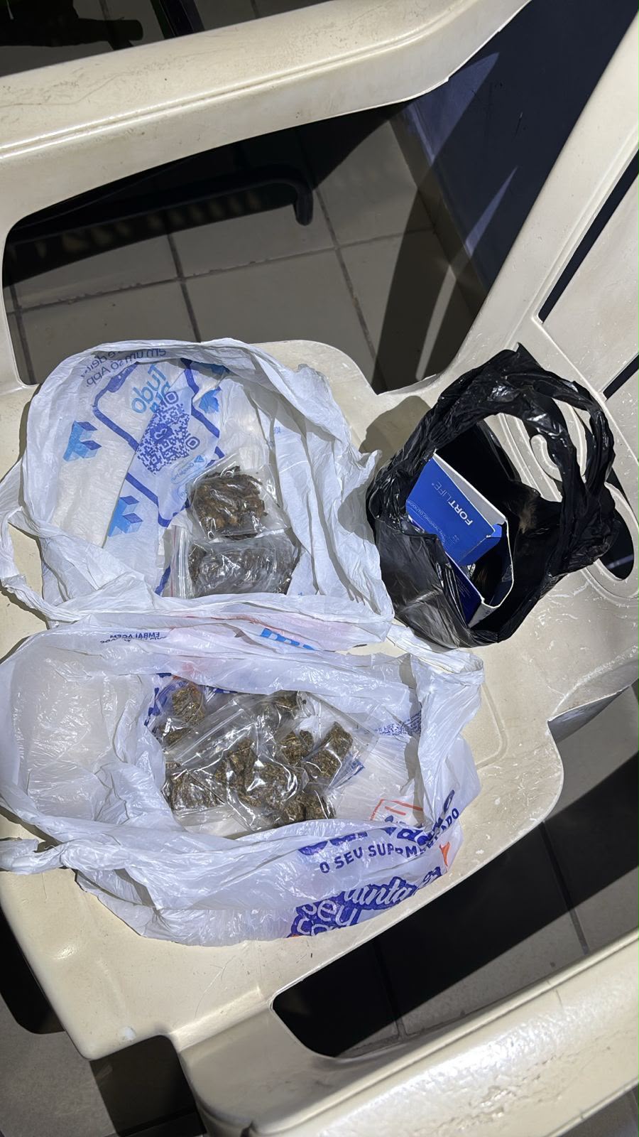 Polícias Civil e Militar prendem oito pessoas por envolvimento com tráfico de drogas