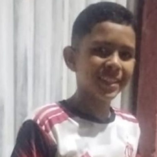 Menino de 12 anos é baleado enquanto brincava em praça de Timon