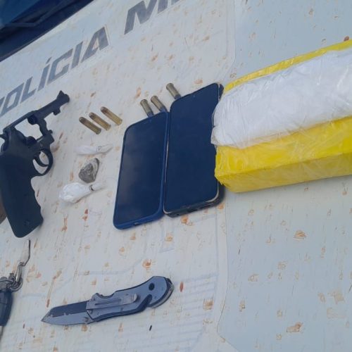 Quatro pessoas são detidas com drogas e arma de fogo no Sul do Piauí;  entorpecentes vinham do MA