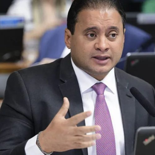 Operação Sem Desconto mira senador e investiga fraudes bilionárias no INSS