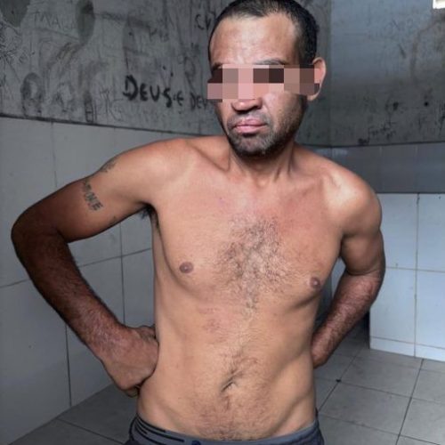 Homem é preso por agredir e manter companheira em cárcere privado