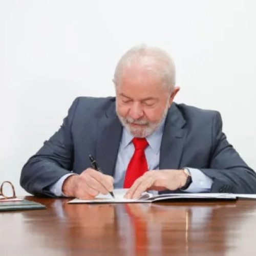 Lula veta PL que aumenta o número de deputados federais de 513 para 531