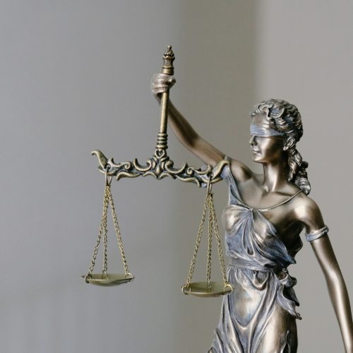 Photo by <a href="https://unsplash.com/@tingeyinjurylawfirm" rel="nofollow">Tingey Injury Law Firm</a> on <a href="https://unsplash.com/?utm_source=hostinger&utm_medium=referral" rel="nofollow">Unsplash</a>